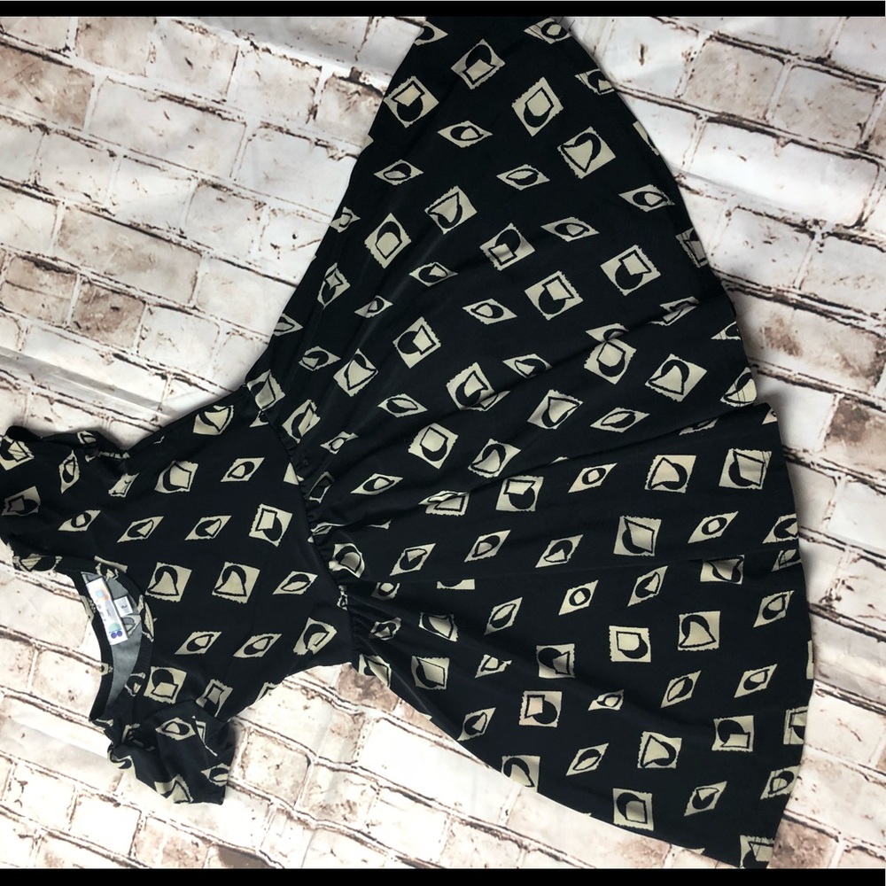 Lularoe Dot Dot Smile. Size 2.